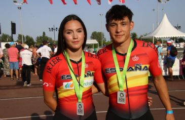 Alejandro Cortes y Lola Estrada se proclaman subcampeones de Europa Junior de los 200m Dual